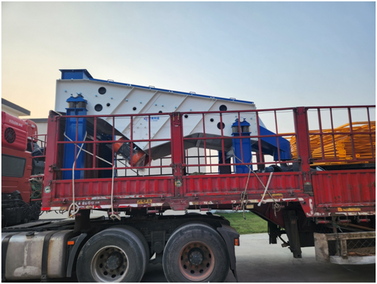 直線篩、方形搖擺篩發(fā)貨